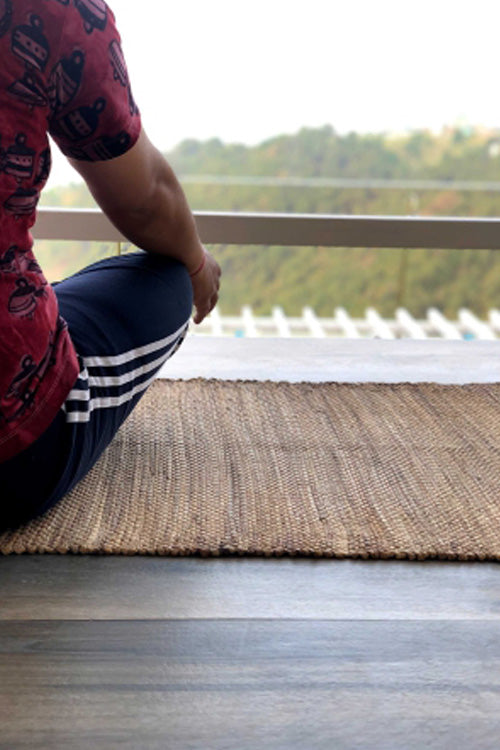 Pine Cone Handwoven Water Hyacinth Yoga Mat/ Bedside Rug