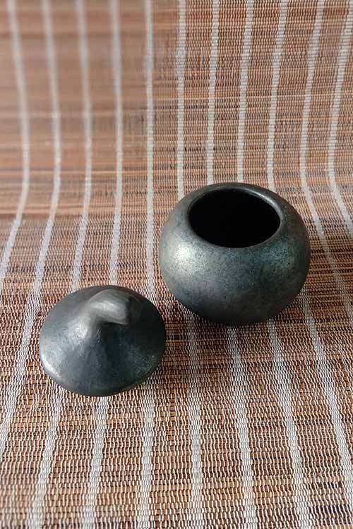 Terracotta by Sachii "Longpi Black Pottery Sauce Pot"