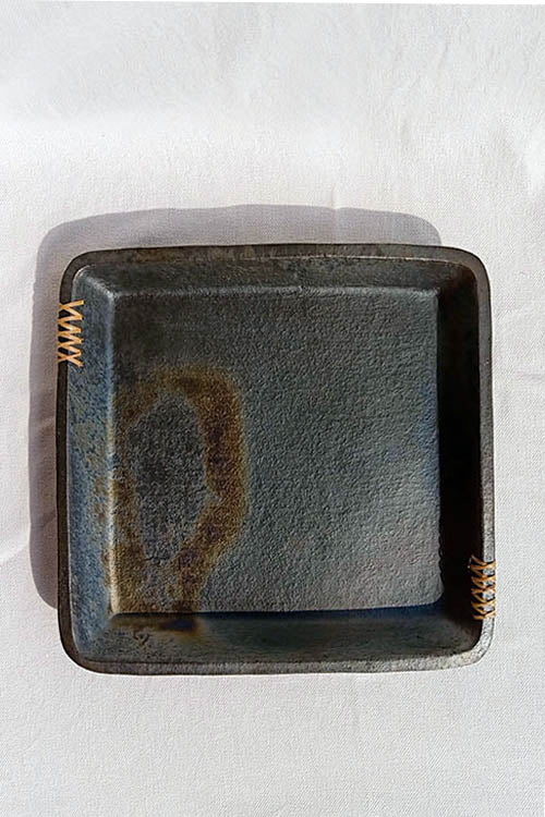 Terracotta by Sachii Longpi Black Pottery Tray Square