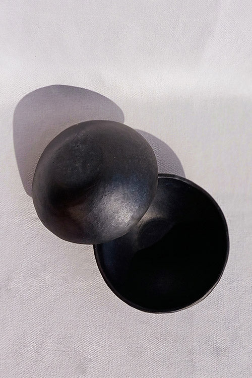 Terracotta by Sachii Longpi Black Pottery Soup/Salad Bowl