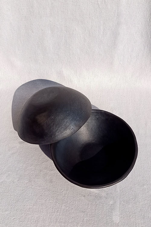 Terracotta by Sachii Longpi Black Pottery Soup/Salad Bowl