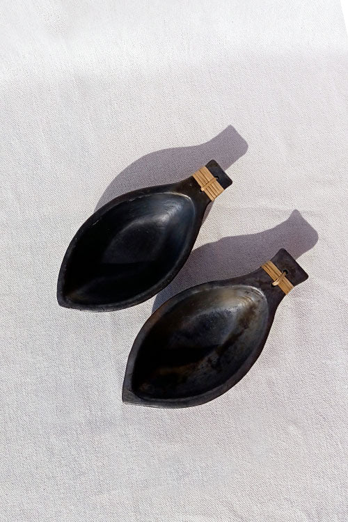 Terracotta by Sachii Longpi Black Pottery Boat-shaped Serving Bowl