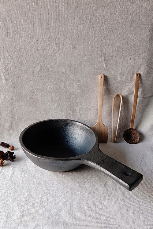 Terracotta by Sachii Longpi Black Pottery Deep Frying Pan