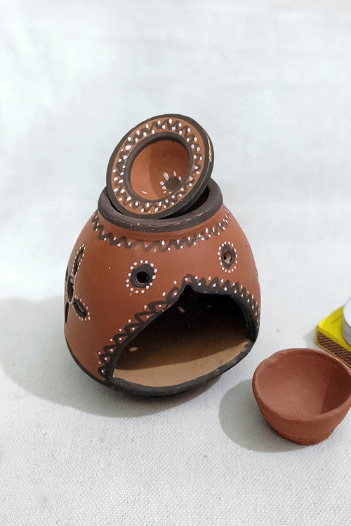 Terracotta by Sachii "
Kutch Painted Pottery Diffuser Lamp Unglazed"
