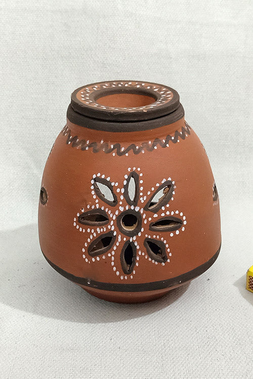 Terracotta by Sachii "
Kutch Painted Pottery Diffuser Lamp Unglazed"