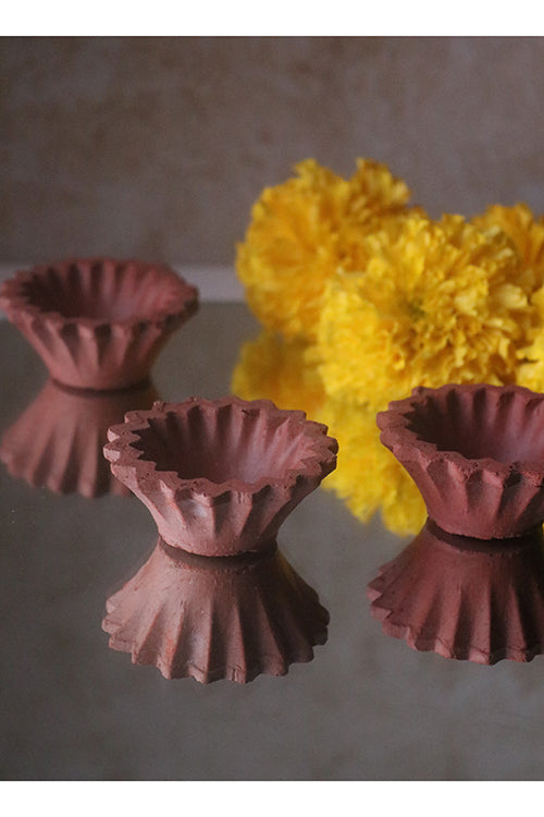 Okhai 'Batti' Terracotta Diya (Set Of 8)