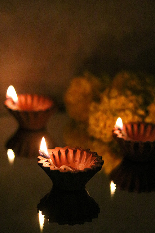 Okhai 'Batti' Terracotta Diya (Set Of 8)