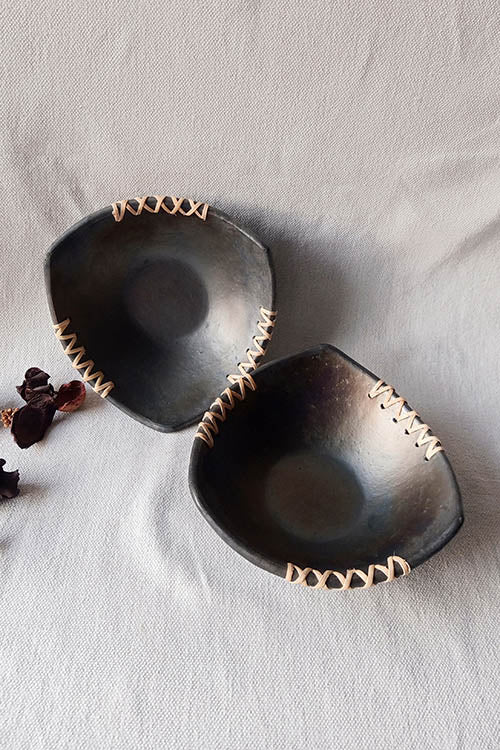 Terracotta by Sachii "Longpi Black Pottery Triangular Serving Bowls Set of 2"