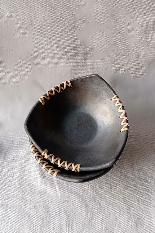 Terracotta by Sachii "Longpi Black Pottery Triangular Serving Bowls Set of 2"