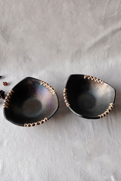 Terracotta by Sachii "Longpi Black Pottery Triangular Serving Bowls Set of 2"