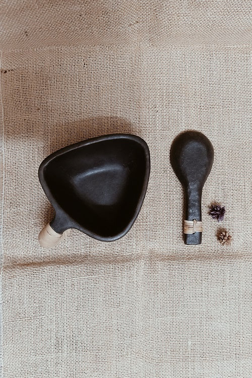 Terracotta by Sachii "Longpi Black Pottery Soup Bowl With Spoon"
