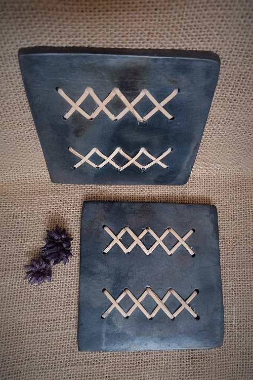 Terracotta by Sachii "Longpi Black Pottery Coaster Square" Set of 2
