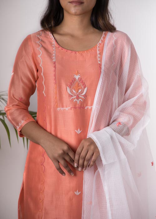 Urmul Tulip Salmon Hand Embroidered Chanderi Kurta Set Online