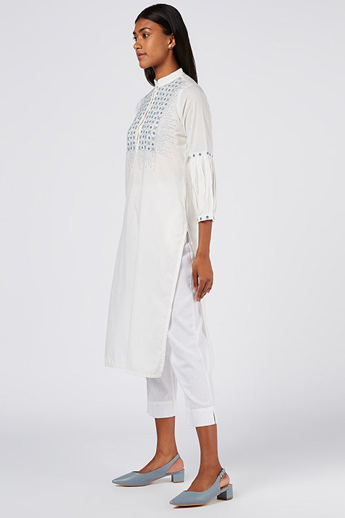 Okhai 'Ariya' Embroidered White Cotton Cambric Kurta