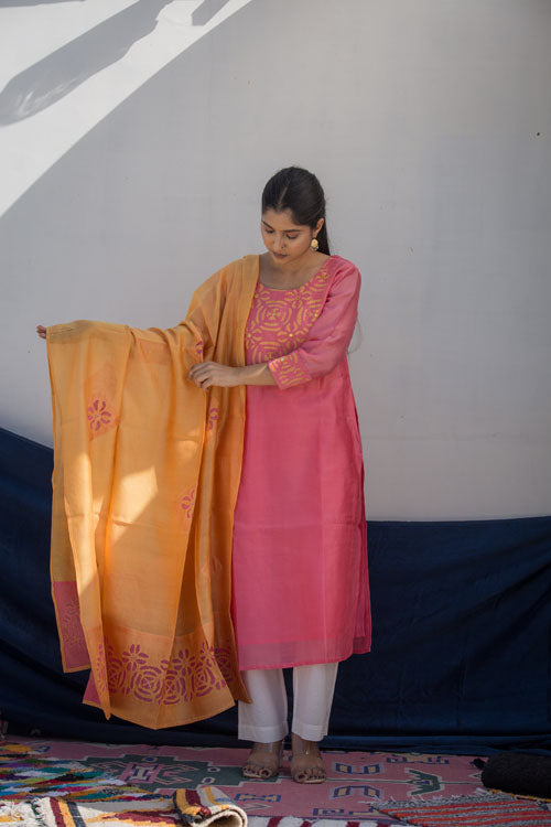 Urmul'Aakriti' Festive' Chanderi Kurti.(2Pc Kurta And Dupatta Set)