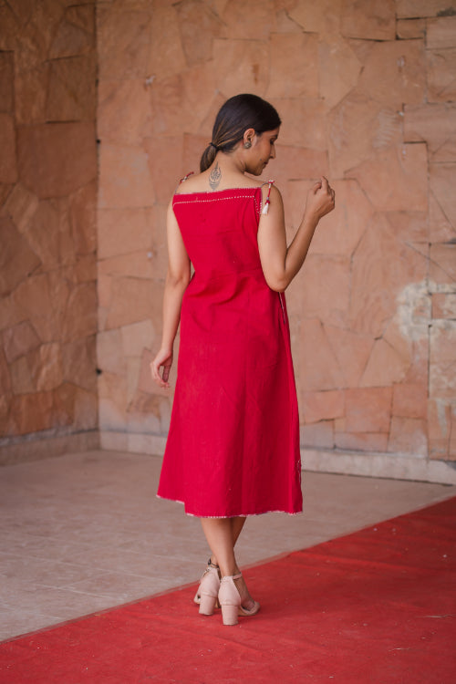 Urmul'Noori' Laal Ishq Cotton string dress.