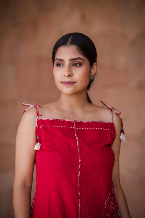 Urmul'Noori' Laal Ishq Cotton string dress.