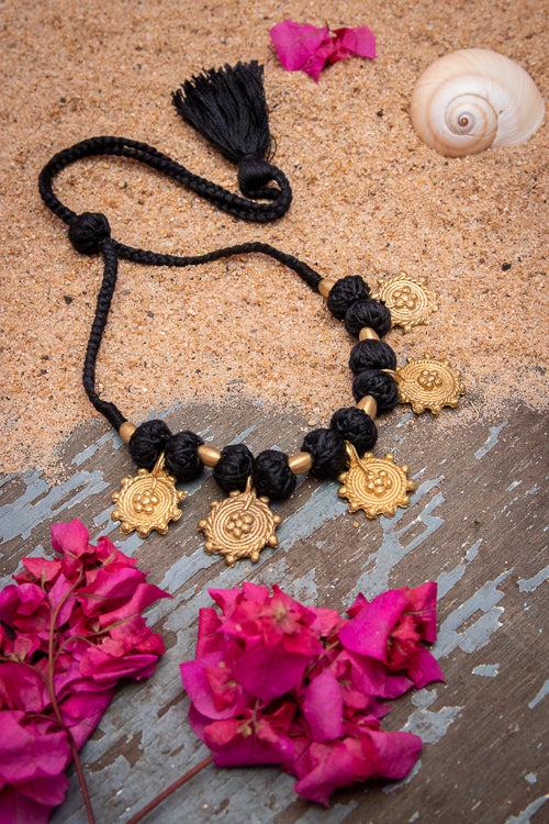 Miharu Handmade Black Floral Choker Necklace – Okhaistore