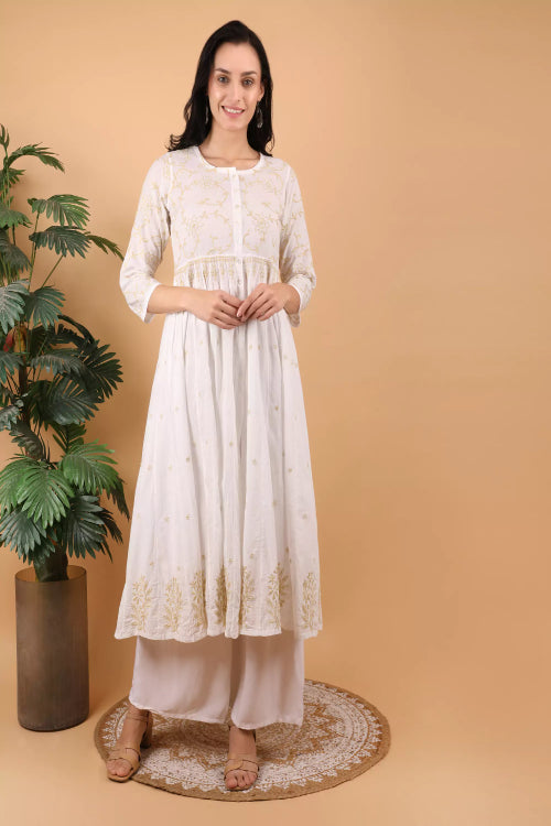 Shwet Women White Hand Embroidered Chikankari Shrug