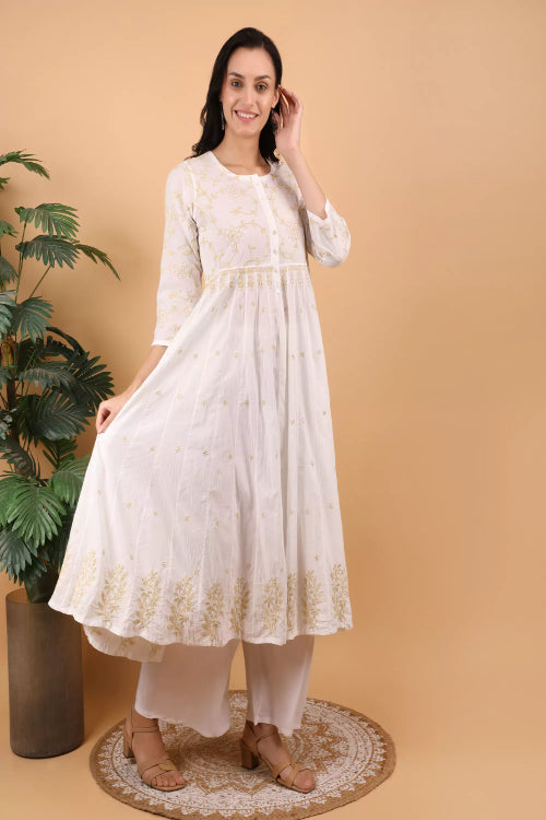 Shwet Women White Hand Embroidered Chikankari Shrug