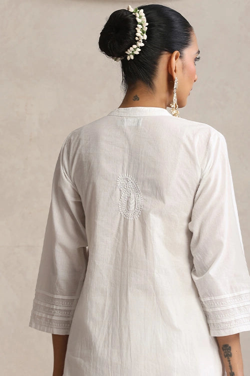 Shwet Women White Chikankari Straight Kurta