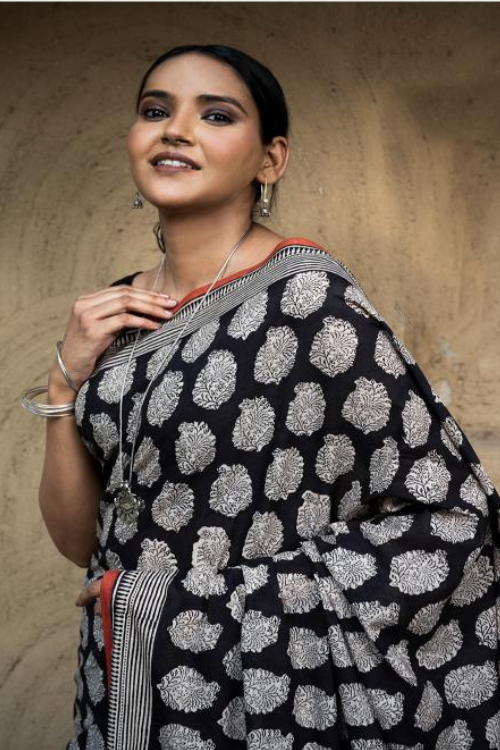 Classic Appeal. Bagru Hand Block Printed Mul Cotton Saree - Black Paisley