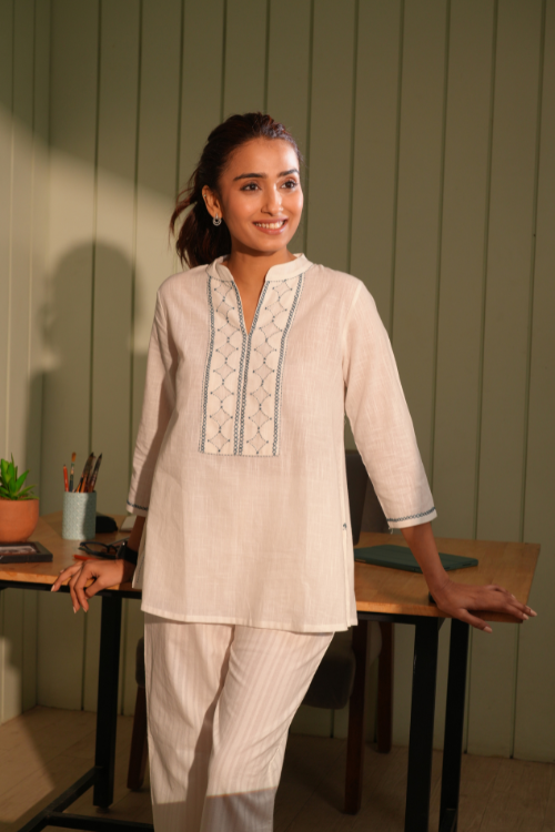 Rangsutra Dhwani White Cotton Top With Applique