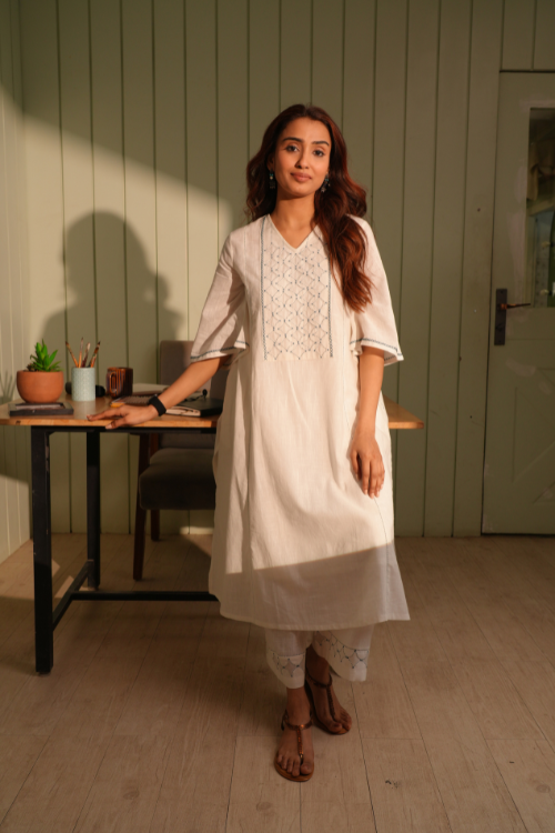 Rangsutra Dhwani White Flared Cotton Kurta With Applique