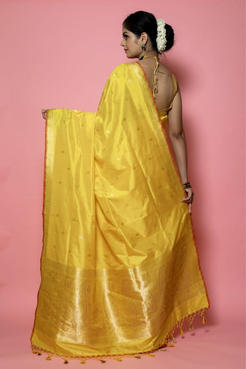 "VWAS" Yellow  Handloom Banarasi Pure Katan Silk Kadwa Booti Saree