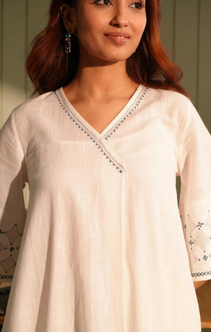 Rangsutra Dhwani White Bell Sleeves Cotton Kurta With Applique
