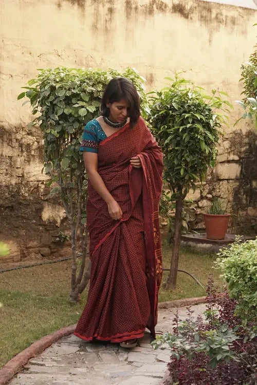 Sadhna"Gulmohar"Dot Print Maroon Cotton Saree
