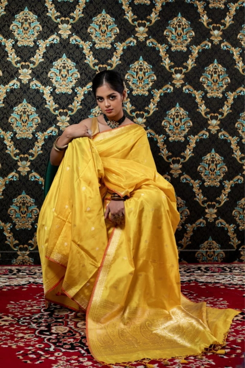 "VWAS" Yellow  Handloom Banarasi Pure Katan Silk Kadwa Booti Saree