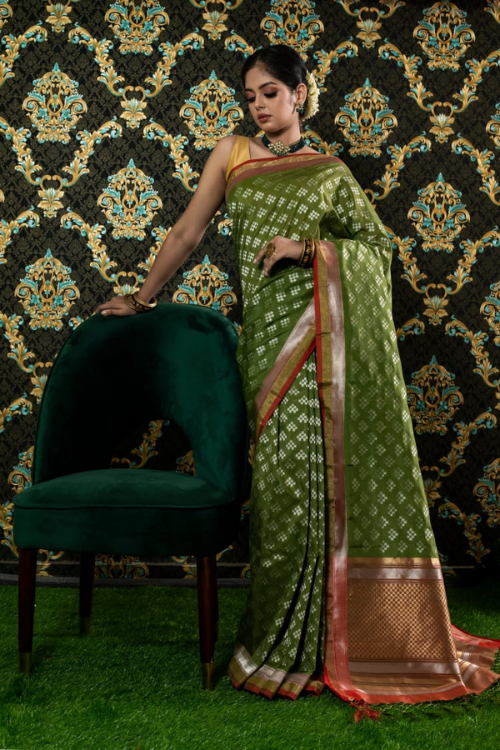 Green Handloom Banarasi Pure Silk/ Cotton Cutwork Booti Saree