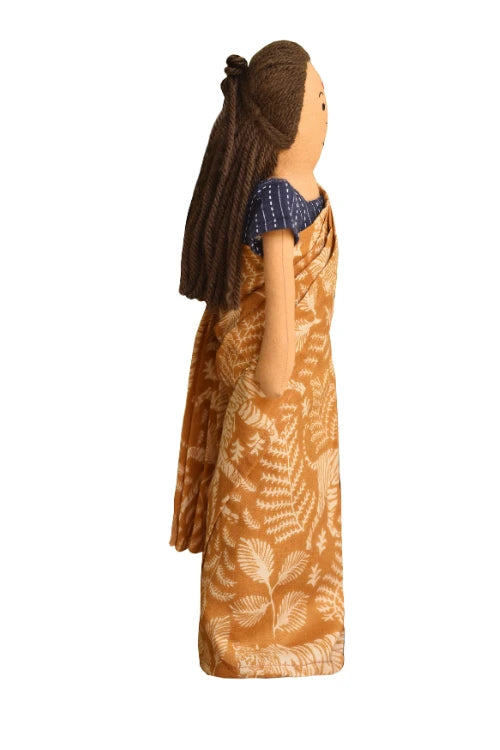 The Good Doll Nilah'S Amma 12 Inch Girl Doll Beige Saree