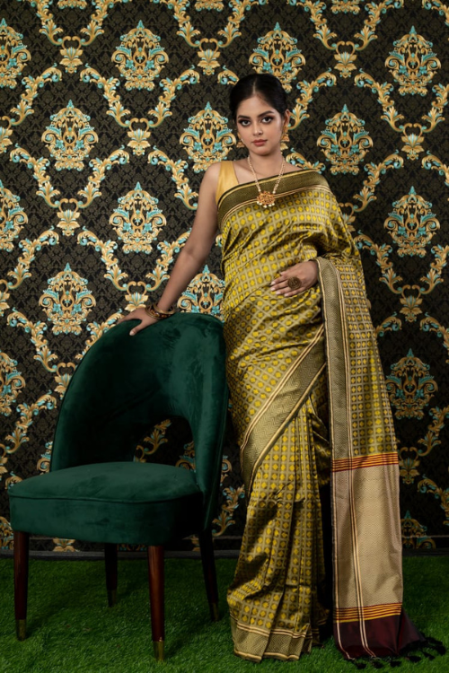 "VWAS" Brown Green Handloom Banarasi Pure Katan Silk Tanchoi Saree