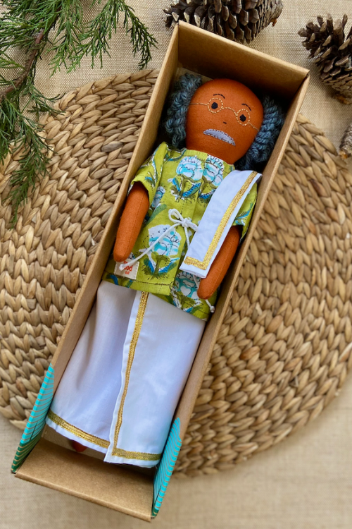 The Good Doll, Single Doll, Nilah Tatha Green Shirt