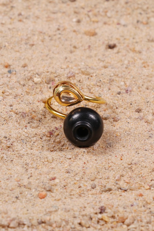 'Kabbish 'Drop Kundan Ring' Black Pottery, Terracotta'