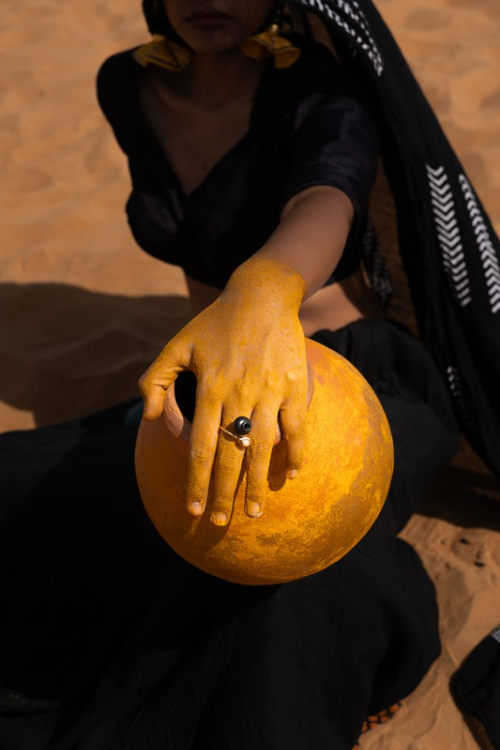 'Kabbish 'Drop Kundan Ring' Black Pottery, Terracotta'