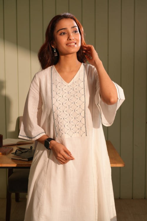 Rangsutra Dhwani White Flared Cotton Kurta With Applique