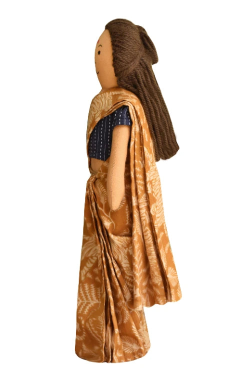 The Good Doll Nilah'S Amma 12 Inch Girl Doll Beige Saree