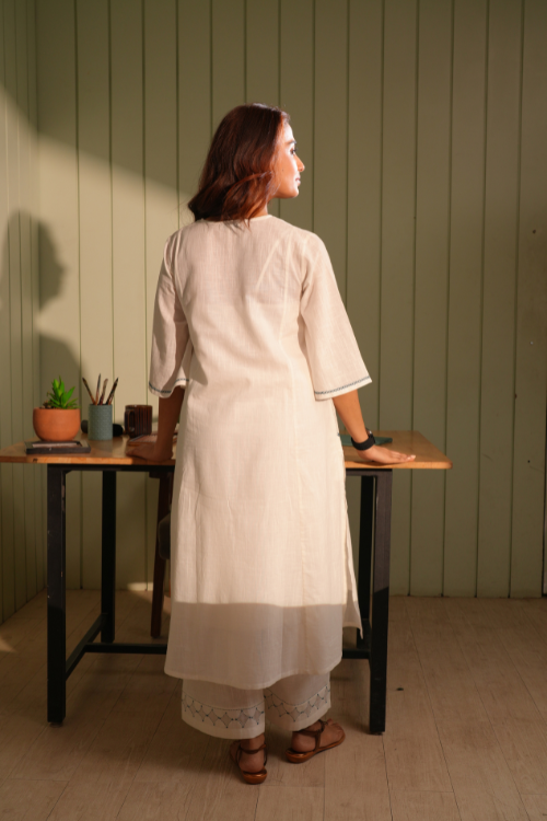 Rangsutra Dhwani White Flared Cotton Kurta With Applique