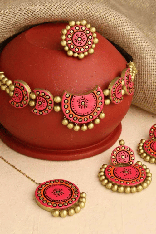 Mridah Pink And Orange 'Chandrakala' Terracotta Choker Set With Maangtika
