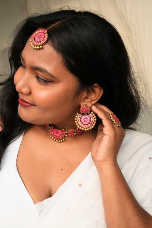Mridah Pink And Orange 'Chandrakala' Terracotta Choker Set With Maangtika
