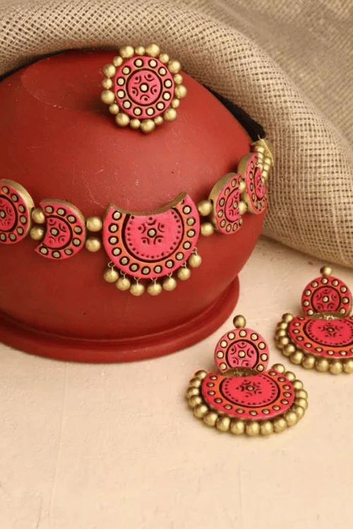 Mridah Pink And Orange 'Chandrakala' Handmade Terracotta Moon Choker Set Without Maangtika