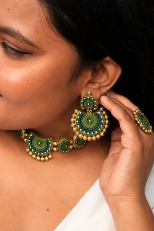 Mridah 'Chandrakala' Handmade Terracotta Moon Choker Set Without Maangtika