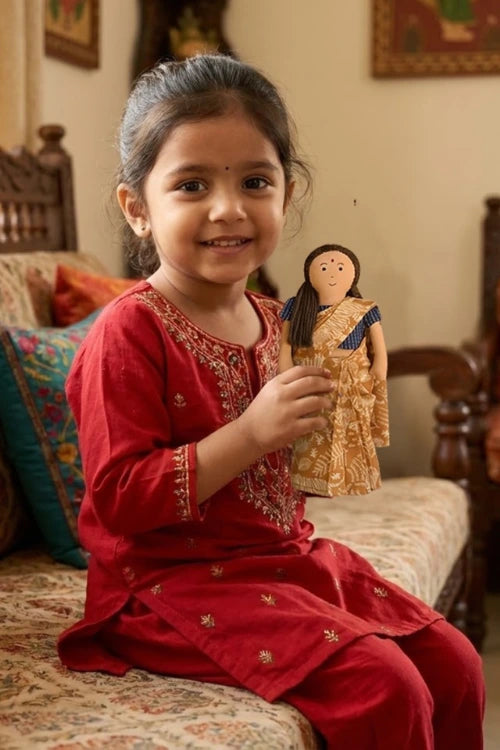 The Good Doll Nilah'S Amma 12 Inch Girl Doll Beige Saree