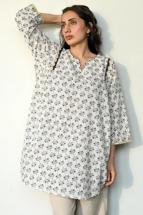 Dharan "Nyra Tunic Black & White