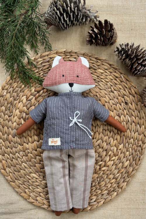 The Good Doll, Single Doll, Nilah Friend Nari Grey Shirt