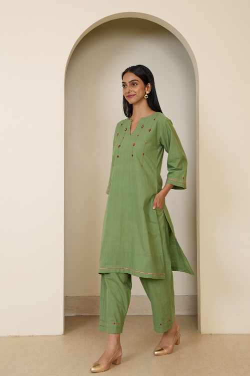 Bebaak Ada Mirror Hand Embroidered & Handwoven Kurta Set