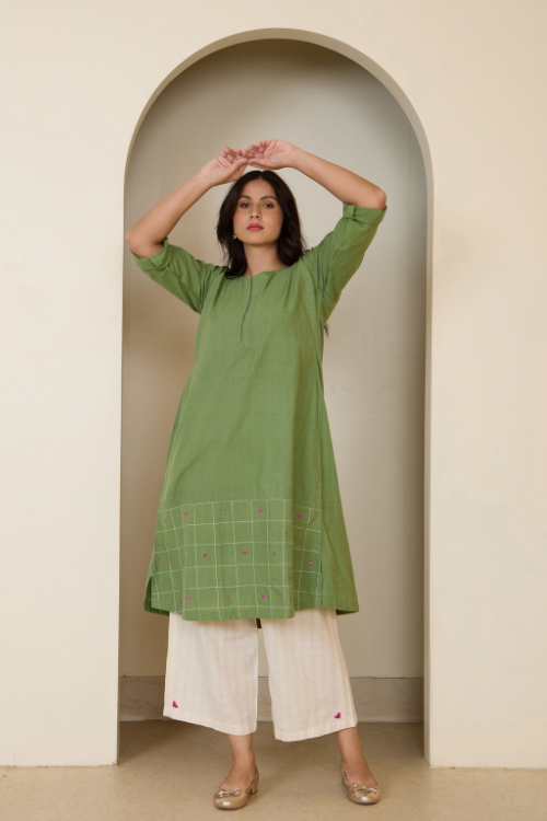 Bebaak Ada Heart Hand Embroidered & Handwoven Tunic Set